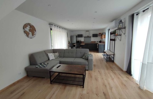 Cuneges House | Au Cœur de la Campagne ! Maison Avec spa et Piscine Privée