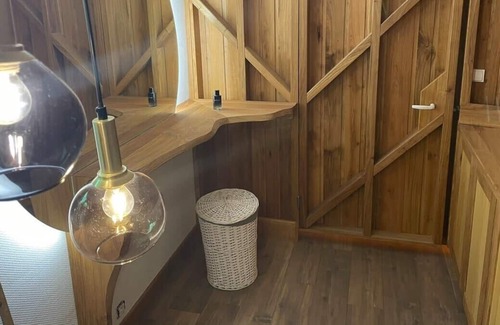 Lindry Apartment | Au Calme Absolu chez Nicolas. Voyage au calme