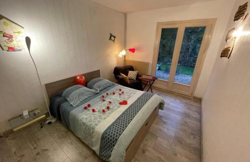 Lindry House | Au Calme Absolu chez Nicolas
