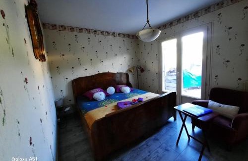 Lindry House | Au Calme Absolu chez Nicolas