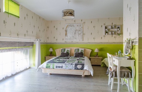 Tonnoy House | Au Caprice de L'Atre