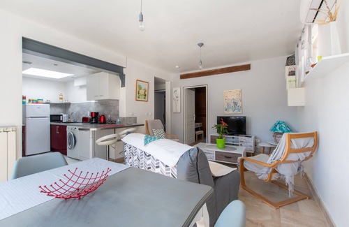 Aubais House | Au Coeur De L'Olivette - Climatisée avec piscine