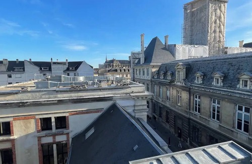 Centre Erlon Apartment | Au Coeur du Champagne, Découvrez un Logement Spacieux et Lumineux !