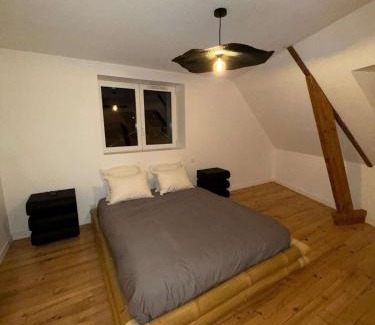 Huelgoat Apartment | Au coeur du chaos