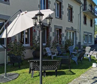 Laveissiere House | Au coeur du Volcantal