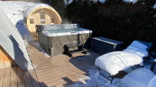 Metabief Ski Chalet | Au-Doux-Altic chalet romantique avec JACUZZI ET SAUNA