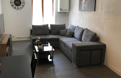 Saint-Claude Apartment | Au Faubourg