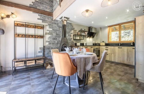 Arith House | AU FIL DE L'EAU DE PREROUGE