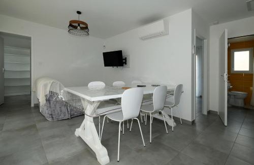 Vaire House | Au Logis des Mûriers