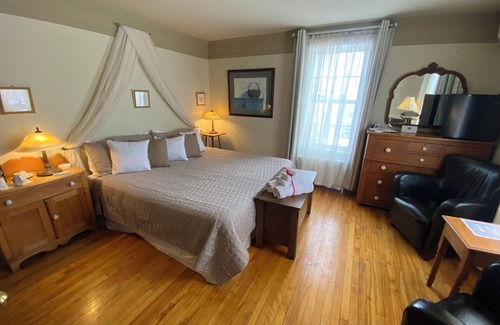 Magog Bed & Breakfast | Au Manoir de la rue Merry