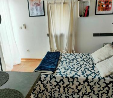 Ledenon Bed & Breakfast | Au Mazet du Parc
