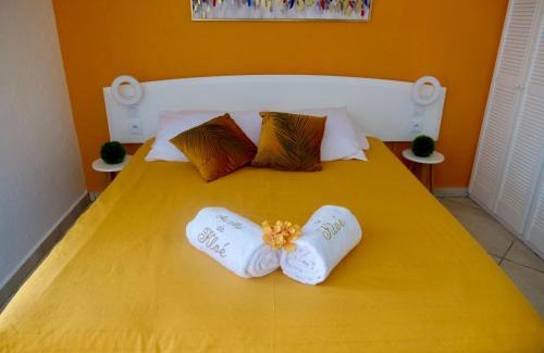 Grand-Bourg Apartment | Au Nid de KLOE, plage & piscine