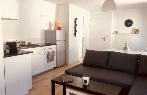 Lons-le-Saunier Apartment | Au Pays des Lacs, 6 Pers/Parking Gratuit