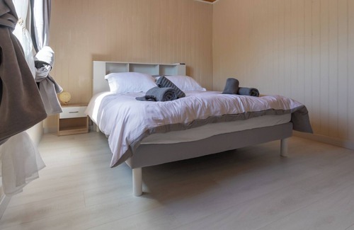 Hautefage-la-Tour Bed & Breakfast | Au petit bonheur