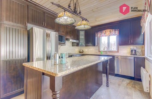 Bury Ski Chalet | Au Petit Bonheur - Waterfront Eastern Townships