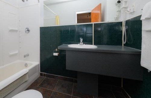 Perce Hotel | Au Pic de l'Aurore Motel-Chalets