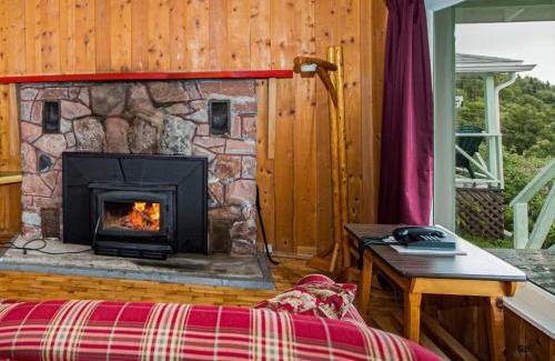 Perce Hotel | Au Pic de l'Aurore Motel-Chalets