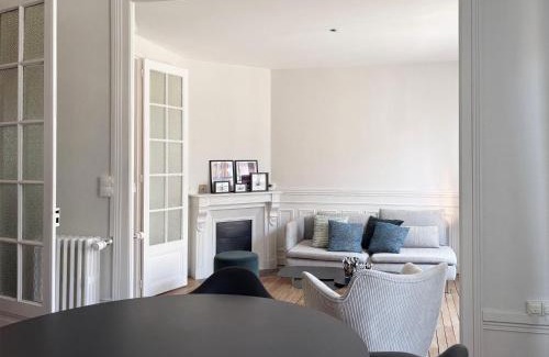 Reims City Centre Apartment | Au pied de la Cathédrale, bel appartement, lumineux avec 2 chambres