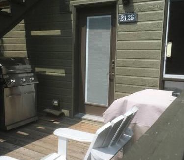 Mont-Tremblant Apartment | Au Pied de la Montagne CITQ29570Quatre