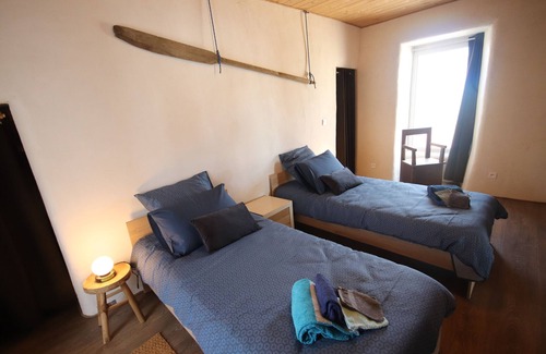 Loperec House | Au Pied des Monts D'arrée, Magnifique Gîte Calme et Spacieux Pour 4 Personnes!