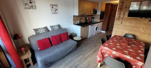 Le Praz de Lys Apartment | Au pied des pistes - 3 chambres - Vue montagne - Cosy et confort