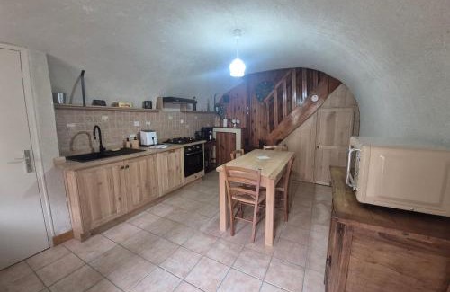 Villeneuve House | Au Pied des Remparts