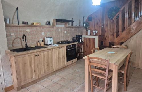 Villeneuve House | Au Pied des Remparts