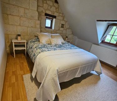 Gennes-Val-de-Loire Bed & Breakfast | Au pied du Lavoir chambre Germaine