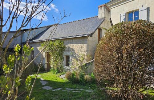 Gennes-Val-de-Loire Bed & Breakfast | Au pied du Lavoir chambre Germaine