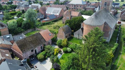 Quevy House | Au pousseux d'église