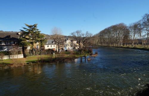 Espalion Apartment | Au Ptit Bonheur du Lot, centre-ville, calme, vue, jardin