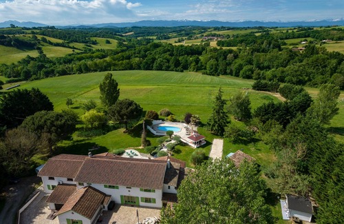 Saint-Martin-dOydes House | Au Temps Suspendu - Large Gîte 16 People - Pyrenees