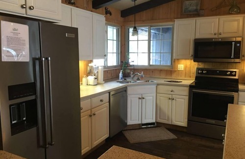 Au Train House | Au Train Island View Lodge: Golden Leaves and Tranquil Waters - Your Fall Escape