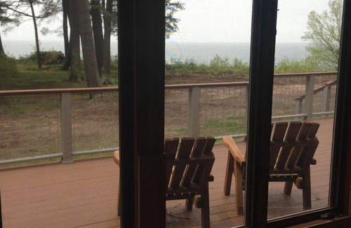 Au Train House | Au Train Island View Lodge: Golden Leaves and Tranquil Waters - Your Fall Escape