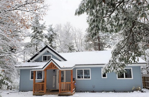 Au Train Cottage | Au Train Riverfront Cottage - Peaceful and Clean! 3BR + Loft. Guest Favorite!