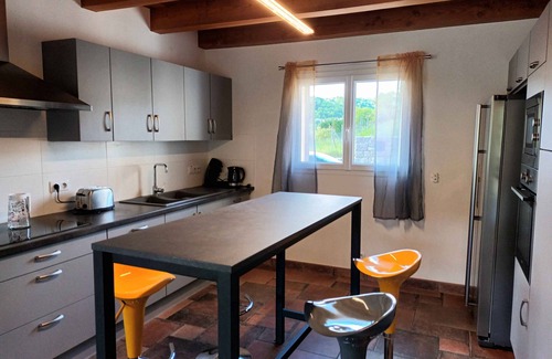 Vesseaux Villa | Aubenas Vals LES Bains, Rivière 15 Mns, Villa Neuve, 12 Personnes, Climatisée