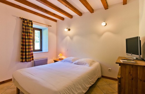 Nebouzat Hotel | Auberge De La Moreno