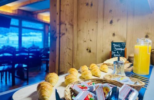 Bourg-Saint-Pierre Hotel | Auberge des Charmettes