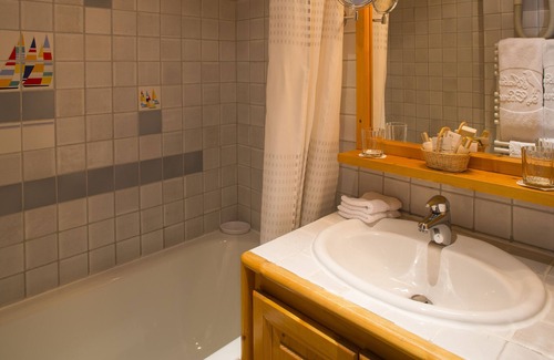 Monetier-les-Bains Hotel | Auberge du Choucas