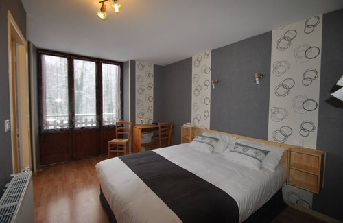 La Chaux-du-Dombief Hotel | Auberge du Hérisson