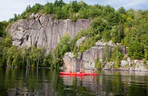 Mauricie Hotel | Auberge du Lac-à-l'Eau-Claire