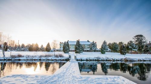 Mauricie Hotel | Auberge du Lac-à-l'Eau-Claire
