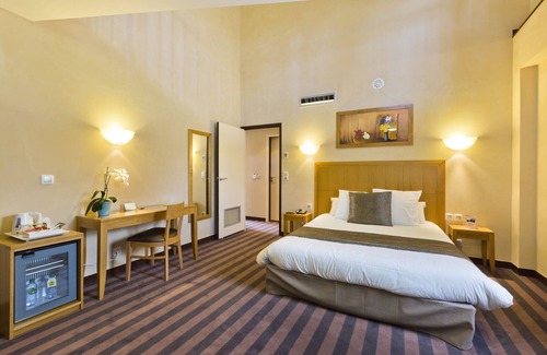 Lapalisse Hotel | Auberge Du Moulin Marin