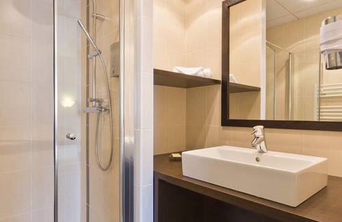 Lapalisse Hotel | Auberge Du Moulin Marin