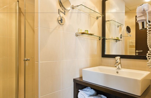 Lapalisse Hotel | Auberge Du Moulin Marin