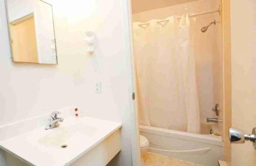 Algoma District Hotel | Auberge Eldo Inn