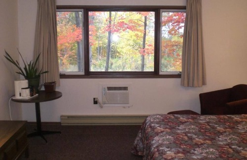Algoma District Hotel | Auberge Eldo Inn