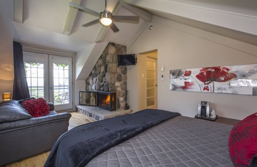 Cap-a-l'Aigle House | Auberge Fleurs de Lune