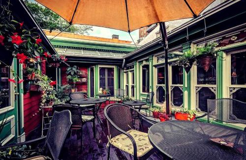 Saint-Jean Street Bed & Breakfast | Auberge J.A Moisan