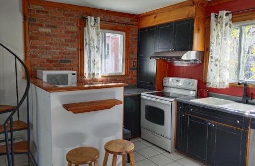 Cote-Saint-Paul House | Auberge Jade